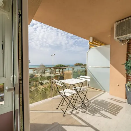 Homeholidaysrentals Noelani- Costa Barcelona Apartment *